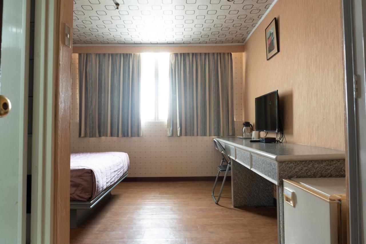 Tong Hsin Hotel Pingtung Exterior foto