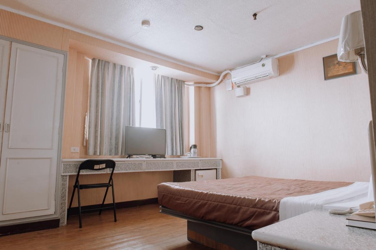 Tong Hsin Hotel Pingtung Exterior foto