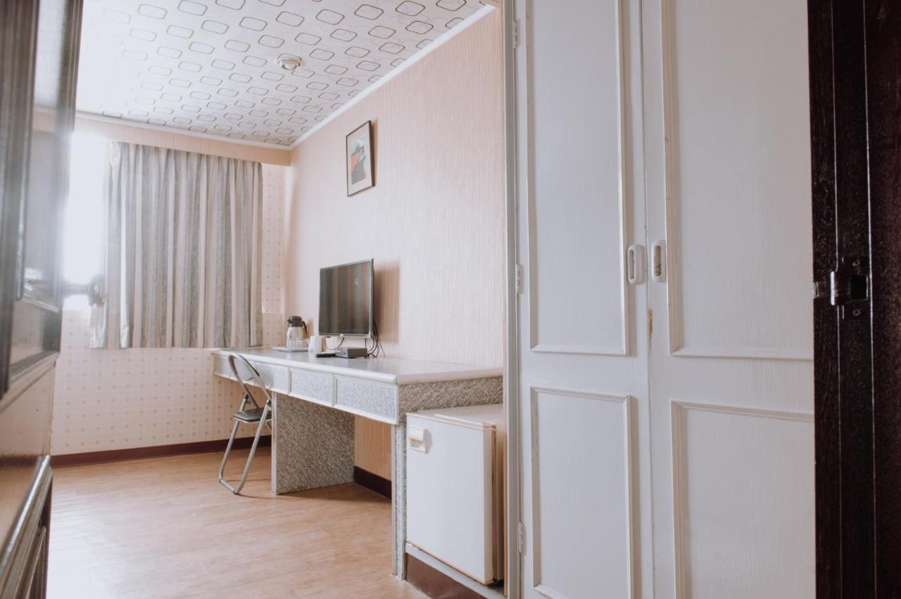 Tong Hsin Hotel Pingtung Exterior foto