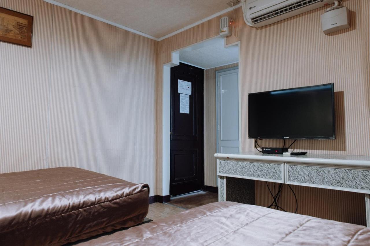 Tong Hsin Hotel Pingtung Exterior foto