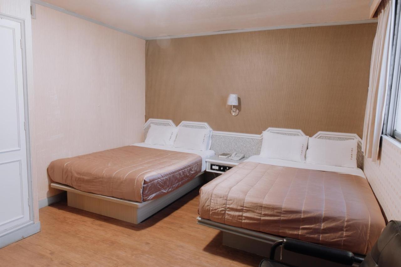 Tong Hsin Hotel Pingtung Exterior foto