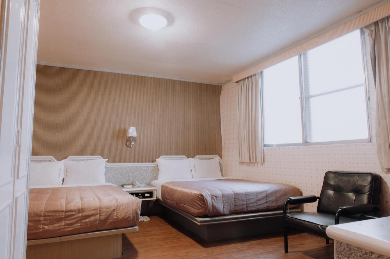 Tong Hsin Hotel Pingtung Exterior foto