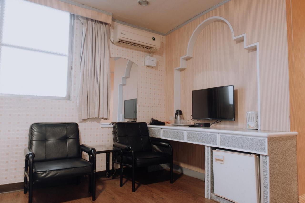 Tong Hsin Hotel Pingtung Exterior foto